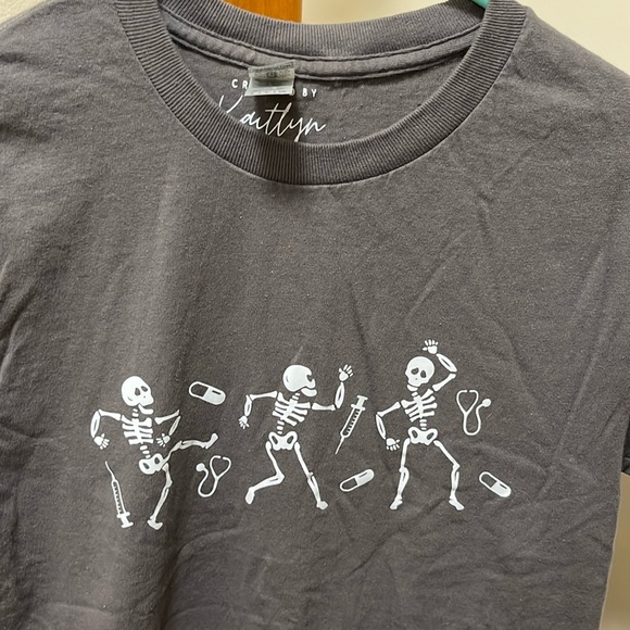 Gildan Tops - Skeleton nurse t-shirt small